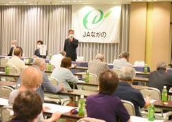 ながの西部ブロックの懇談会で挨拶する小林専務理事