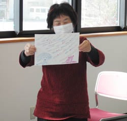 工夫したイラストで自己紹介する参加者