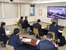 本所でリモート会議による協議を進めた