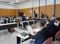 活発な意見交換が行われた常勤役員と女性組織連絡会の懇談会