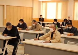 リモートで全国の市場担当者と活発な意見交換を行ったアネモネ取引会議