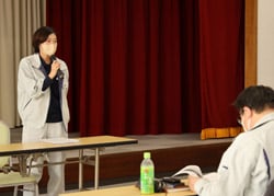 1年間の研究成果を発表した1人一研究成績発表会