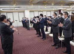 意思結集の手締め（本所会場）