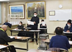 さらなる生産振興を呼びかける百瀬部会長（中央）