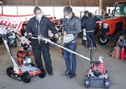 JAとメーカーおすすめの農機が並んだ春の農業機械商談会