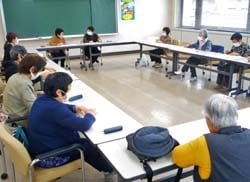 総会に参加する部員（4月15日、上田市上丸子）