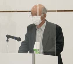 あいさつをする横川清会長