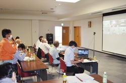 意見交換が行われた懇談会の様子
