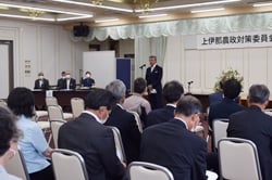 会員に呼びかける西村委員長
