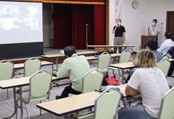 高品質・安定生産に向け、意思統一を図ったパセリ専門部会現地検討会