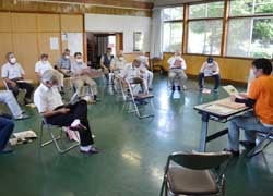今後の重点事項を確認する稲作指導会