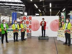 「金メダル級の味」と太鼓判を押す荻原長野市長