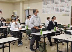 市場へ思いを伝える坂田専門委員長