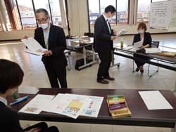 SDGs研修会に向けてロールプレイングを行う地区統括所長