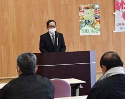 部会を代表してあいさつする桃部会の北原義治部会長（撮影地：長野県飯田市）