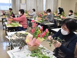 「ユーカリ」を活ける部会員
