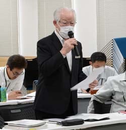 あいさつする三村晴夫常務理事