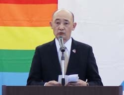 あいさつをする津金一成組合長