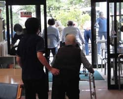 避難する利用者