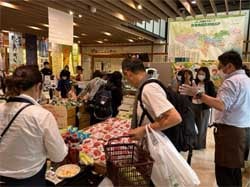 大勢の客が訪れたまるごと南信州フェア