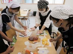 パッククッキングを学ぶエプロンサポーター