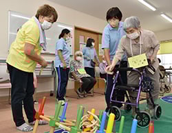 催しを楽しむ利用者