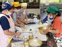 餡を包むフレミズ会員