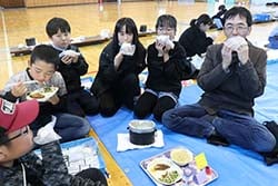 新米を収穫祭で味わった