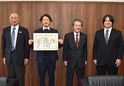 受賞を報告した北林さん