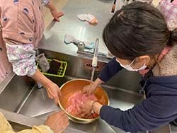 桜色に染まったハンカチ（長野県小県郡長和町で）