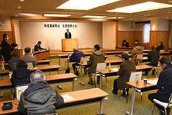 プルーンの生産指標を提案する宮沢部会長