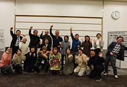 初のイベントを記念した集合写真