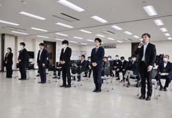 決意を述べる新規就農者6人
