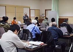生産者に呼びかける大槻部会長