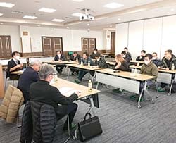 地区ごとの分散会で意見を寄せる組合員
