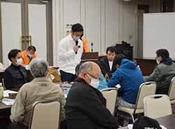 1人ひとりが意見を発表する様子