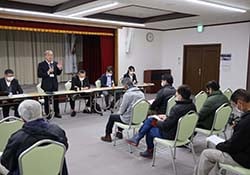 事業概況や自己改革の取組みを説明し、組合員から意見交換を行った地区懇談会