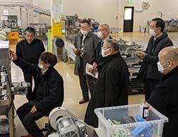 市田柿工房の視察（長野県高森町で）