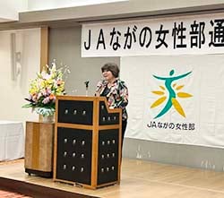 あいさつをする沼田部長