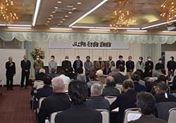部会に呼びかける吉澤部会長（左）と役員の皆さん