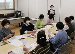 熱心に受講した積み立て投資勉強会（長野県飯田市で）