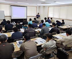 関係者が集まって行った県内初の「リゾケア®XL」研修会
