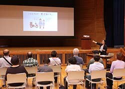 富士見会場で説明を受ける部会員