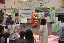 じゃんけん大会で盛り上がった会場