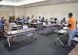 10月以降の管理について確認する生産者