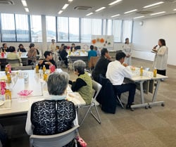 お土産交換も行った交流会の様子