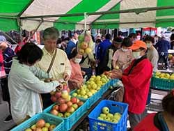 にぎわう詰め放題イベント