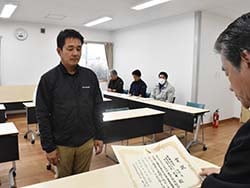 表彰を受ける矢澤宏輝さん