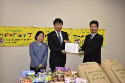 左から二ノ宮女性部長、坪井局長、中村常務理事
