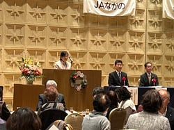 あいさつをする二ノ宮部長